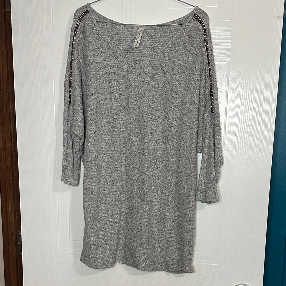 GUC PerSeption Concept Gray 3/4 Sleeve Top w/ Gold Chain Shoulder Design